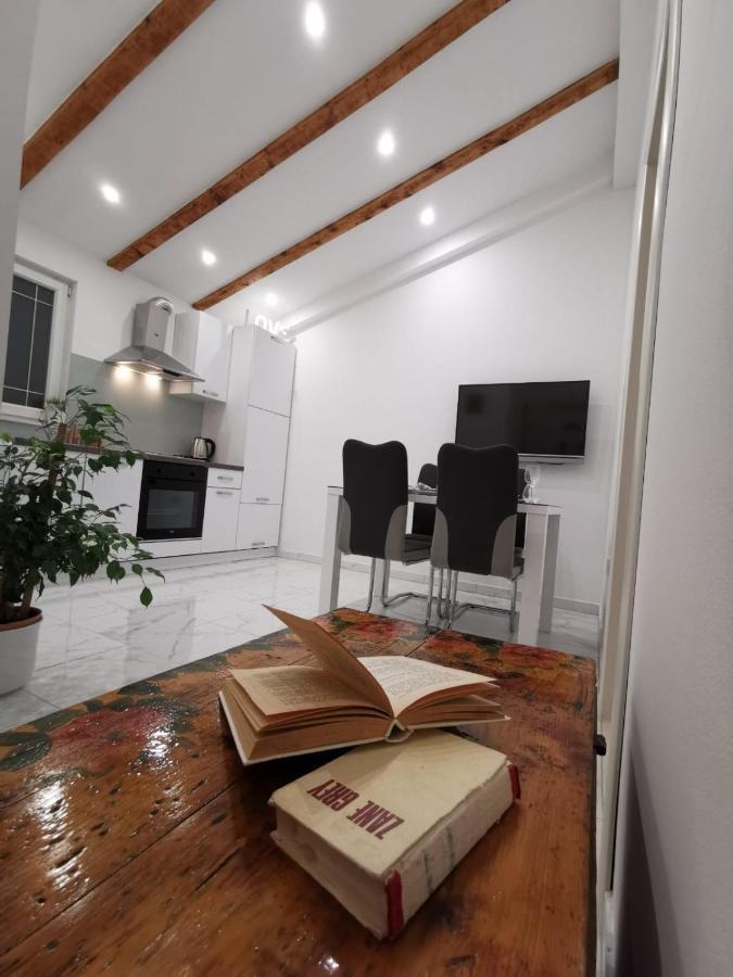 Apartmani Pina 2 Kaštela Exterior foto